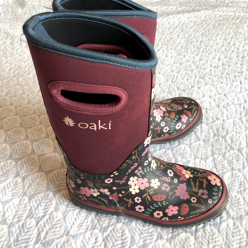 Oaki neoprene boots, midnight floral design